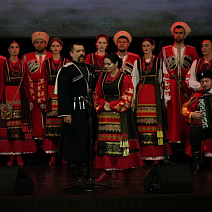 Кубанский казачий хор вновь на сцене