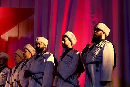 Кубанский казачий хор представил духовно-патриотическую программу "Никто, кроме нас, Россию не спасет"