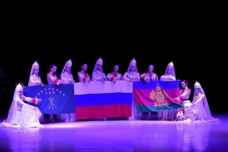 10 сентября 2021 года в Центральном концертном зале в рамках программы  «Кунаки России» прошёл совместный концерт Кубанского казачьего хора и Государственного академического ансамбля народного танца Адыгеи «Нальмэс».