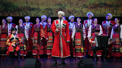 Кубанский казачий хор вновь на сцене