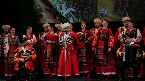 Кубанский казачий хор вновь на сцене