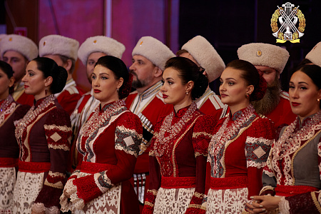 Виктор Гаврилович Захарченко и Виктор Витальевич Захарченко приняли участие в отчётном сборе Кубанского казачьего войска, который прошёл 26 ноября в стенах Центрального концертного зала