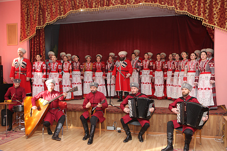 Кубанский казачий хор выступил с духовно-патриотическим концертом перед ранеными участниками специальной военной операции в госпитале 