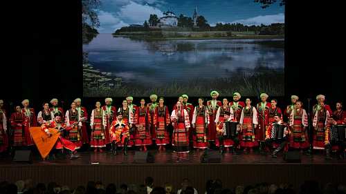 Кубанский казачий хор вновь на сцене