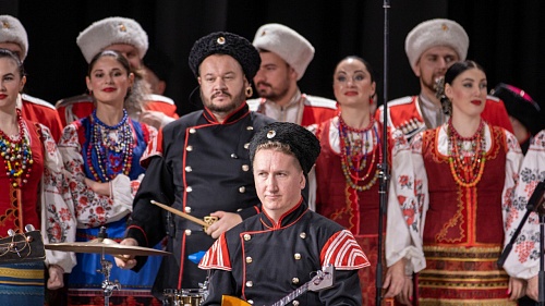Кубанский казачий хор поздравил с юбилеем Краснодарский государственный институт культуры!