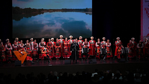 Кубанский казачий хор вновь на сцене