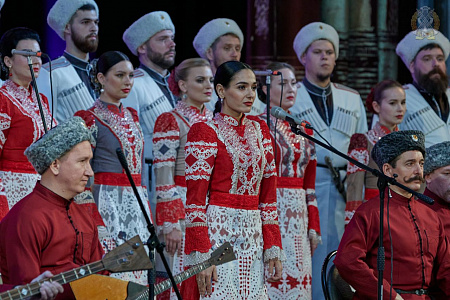Кубанский казачий хор принял участие в гала-концерте Всероссийского музыкального фестиваля "Во имя жизни" в Сочи