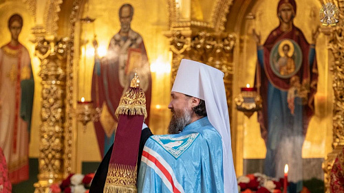 В День памяти святой великомученицы Екатерины Александрийской Кубанский казачий хор принял участие в божественной литургии в Свято-Екатерининском кафедральном соборе