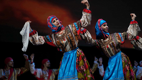 Кубанский казачий хор вновь на сцене